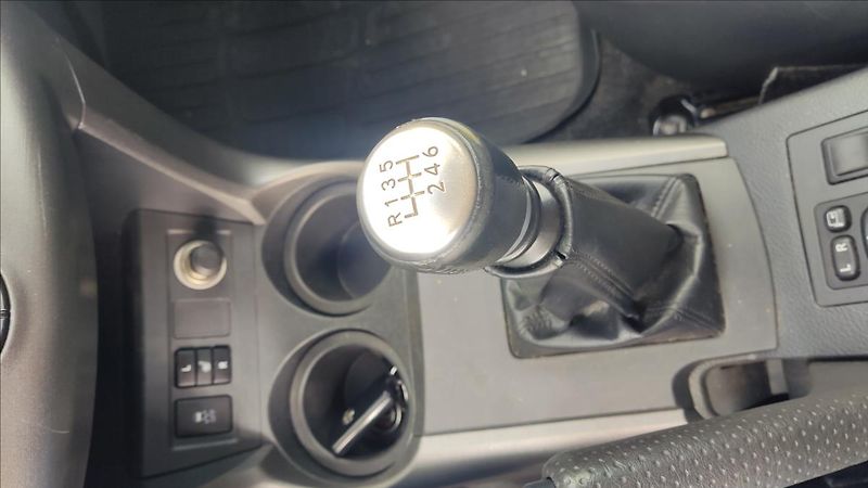 Toyota RAV4 2,2 D-4D 4x4 SOL PREMIUM - fotka 7 z 22
