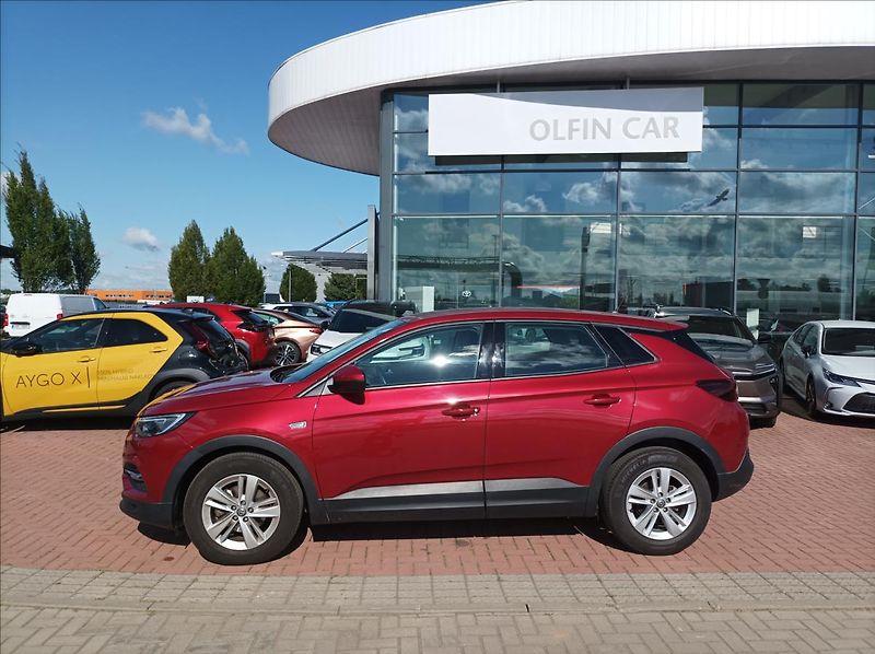 Opel Grandland X 1,2 Turbo - fotka 2 z 23
