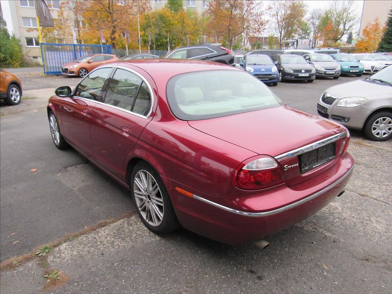 Jaguar S-Type 3,0 i Exclusive 175 KW - fotka 4 z 28