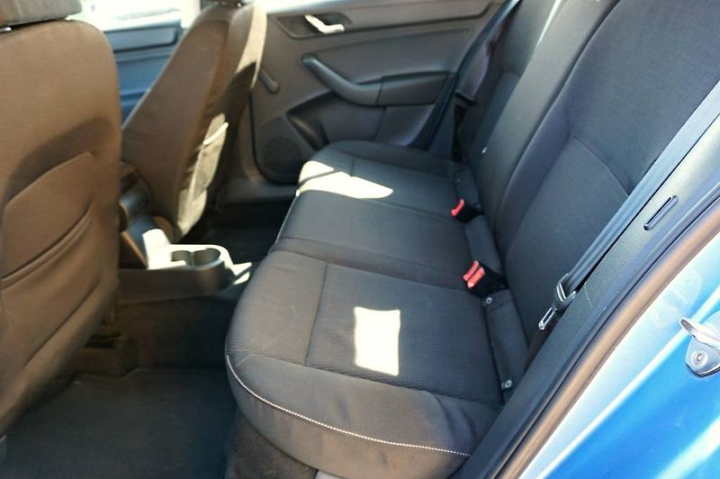Škoda Rapid (2012) AMBITION 1,6 TDI 77 kW - fotka 18 z 38