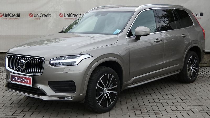Volvo XC90 B5 AWD Momentum PRO 7 míst - fotka 1 z 27
