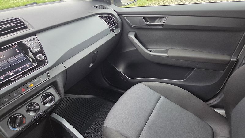 Škoda Fabia (2021) 1.0MPI 44 kW Active CZ DPH - fotka 19 z 20