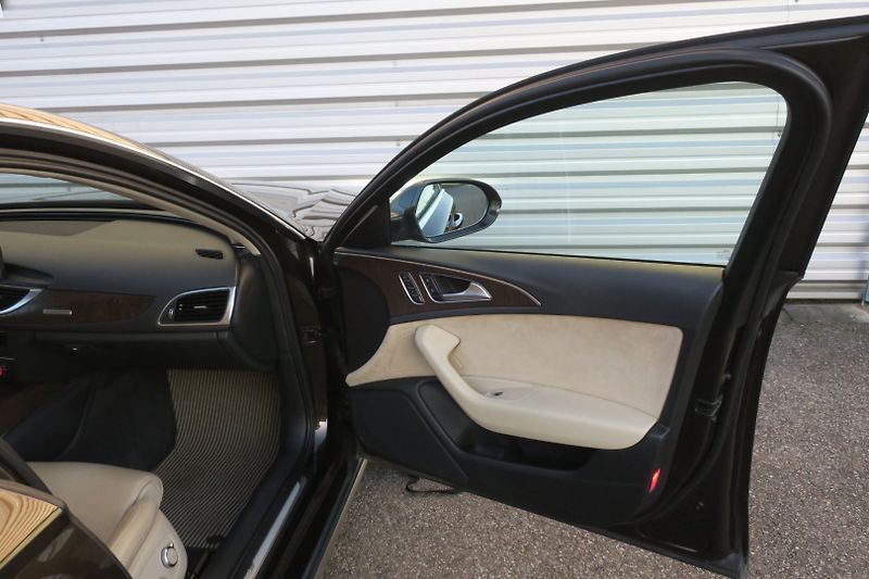 Audi A6 Allroad 3.0TDI 200kW Quat. Stronic ČR - fotka 36 z 50