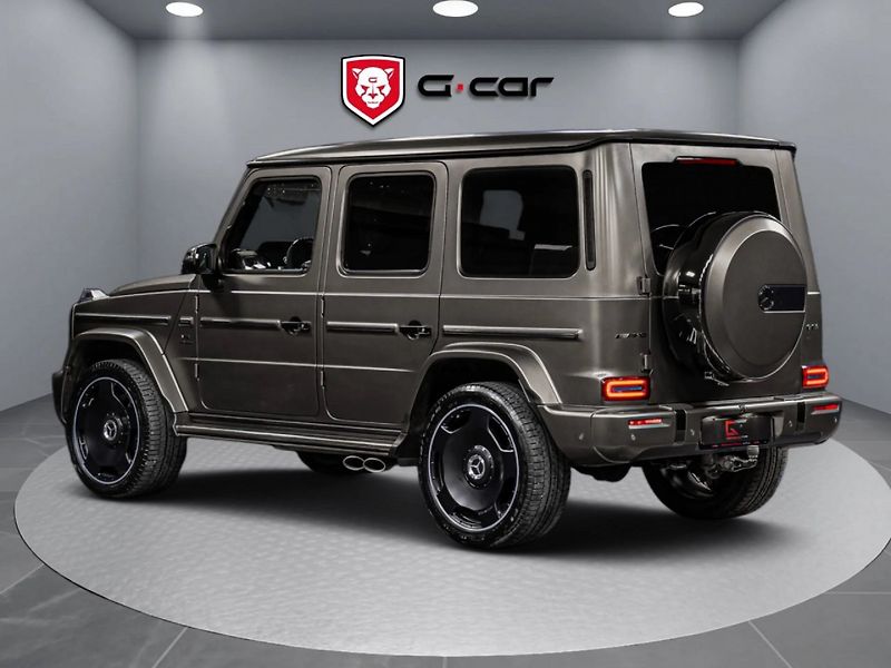 Mercedes-Benz Třídy G G 63 AMG MANUFAKTUR - fotka 2 z 8