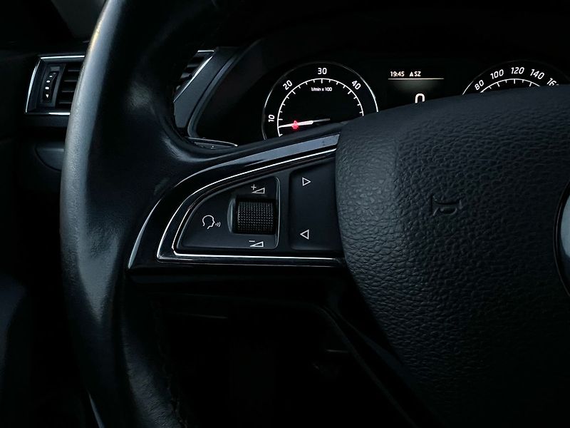 Škoda Superb (2019) 2.0TDI-STYLE-P.KAMERA-TAŽNÉ.Z - fotka 27 z 50