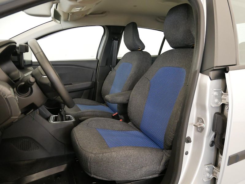 Dacia Logan - fotka 11 z 27
