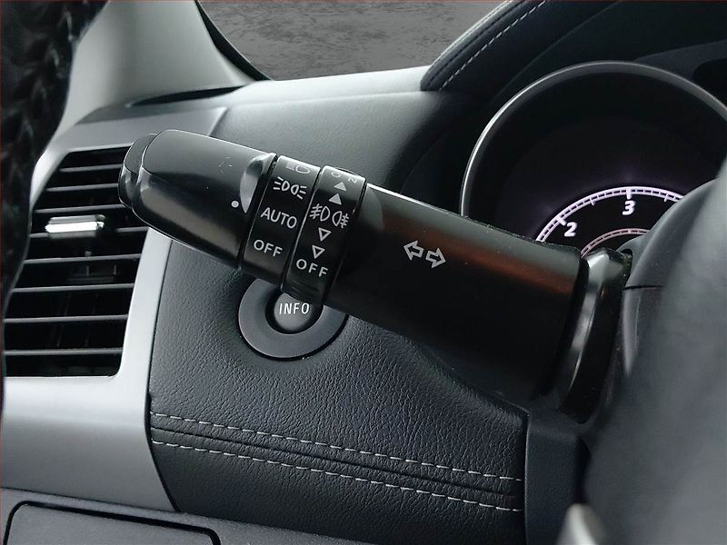 Mitsubishi Outlander (2011) 2.2 DI-D, 4X4, 7 míst - fotka 20 z 21
