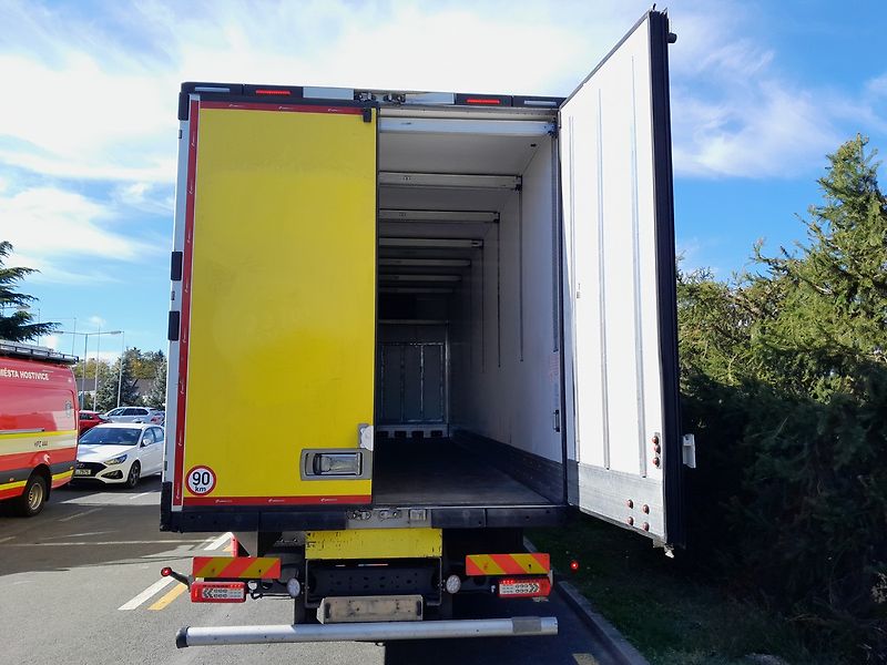 Volvo FM 330 Thermoking T-1200R - fotka 14 z 40
