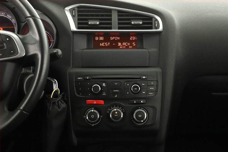 Citroën C4 (2014) 1.6 HDi, ČR,1.maj - fotka 10 z 16