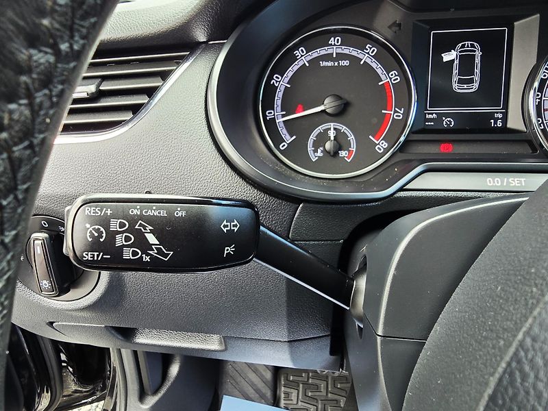 Škoda Octavia 1.4TSI NAVI NEHAVAROVÁNO 1Maji - fotka 9 z 26