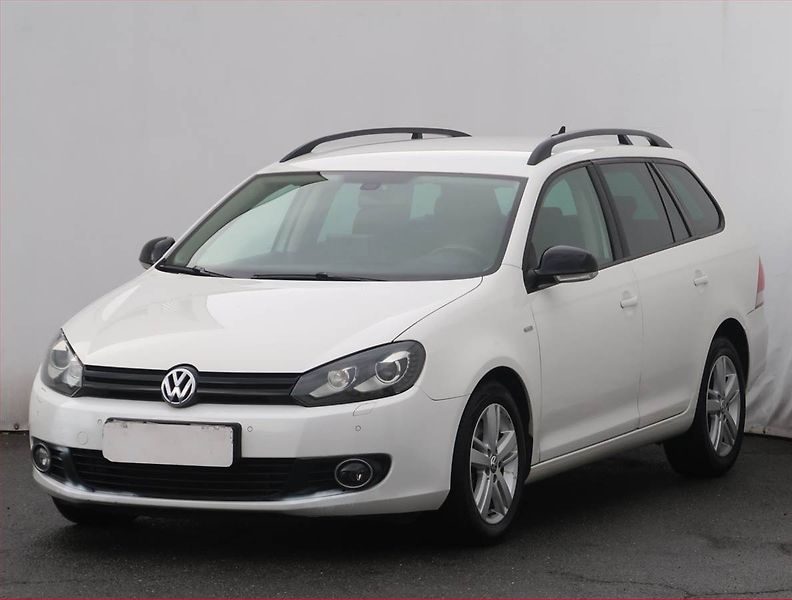 Volkswagen Golf (2013) Comfortline 2.0 TDI, Automat - fotka 2 z 20