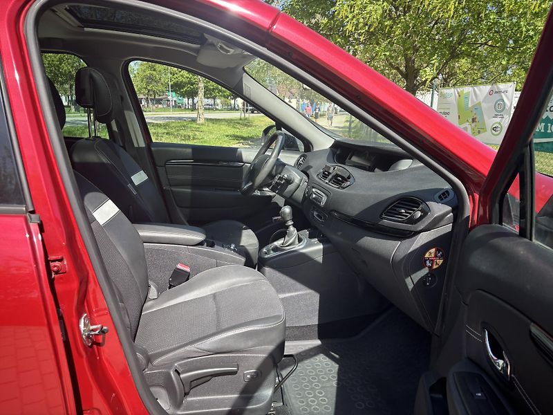 Renault Scénic 1.4 TCe Dynamique - fotka 19 z 26