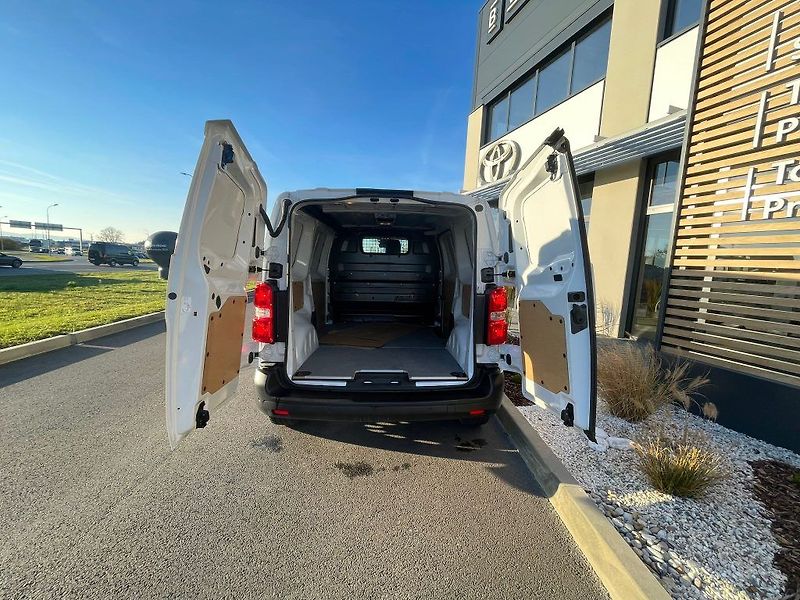 Toyota ProAce 2.0D 144k MT Active Multimedia - fotka 12 z 24
