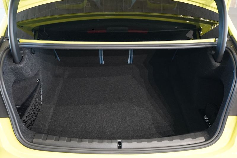 BMW M3 Competition xDrive, Ventilace - fotka 14 z 50