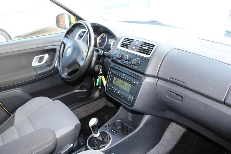 Škoda Fabia (2008) 1,4i 16V SPORT KLIMA EL.OKNA - fotka 14 z 16