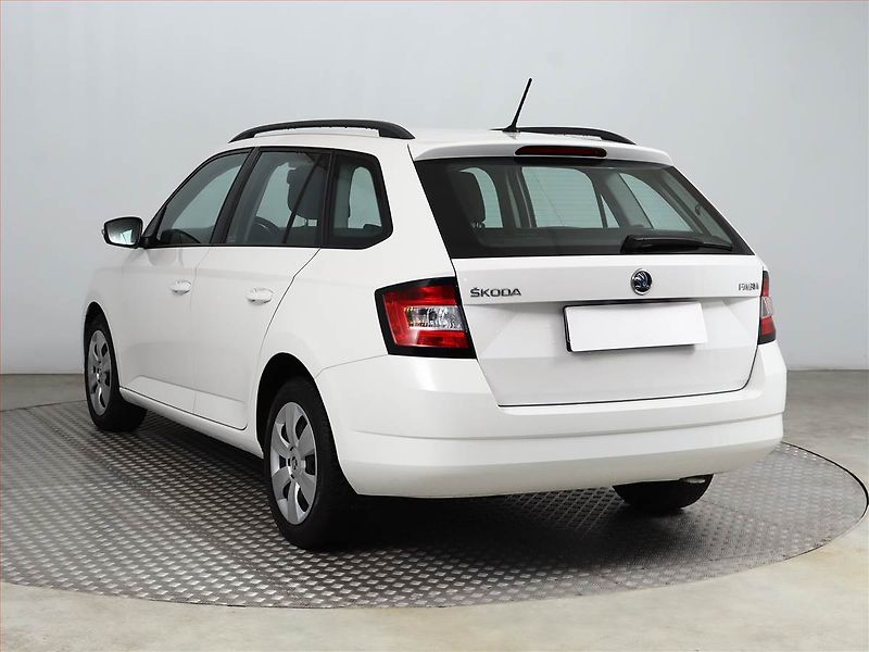 Škoda Fabia (2018) Ambition 1.0 TSI, Serv.kniha - fotka 4 z 13