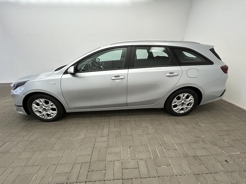 Kia Ceed 1.5 T-GDi  DCT SPIN - fotka 3 z 23