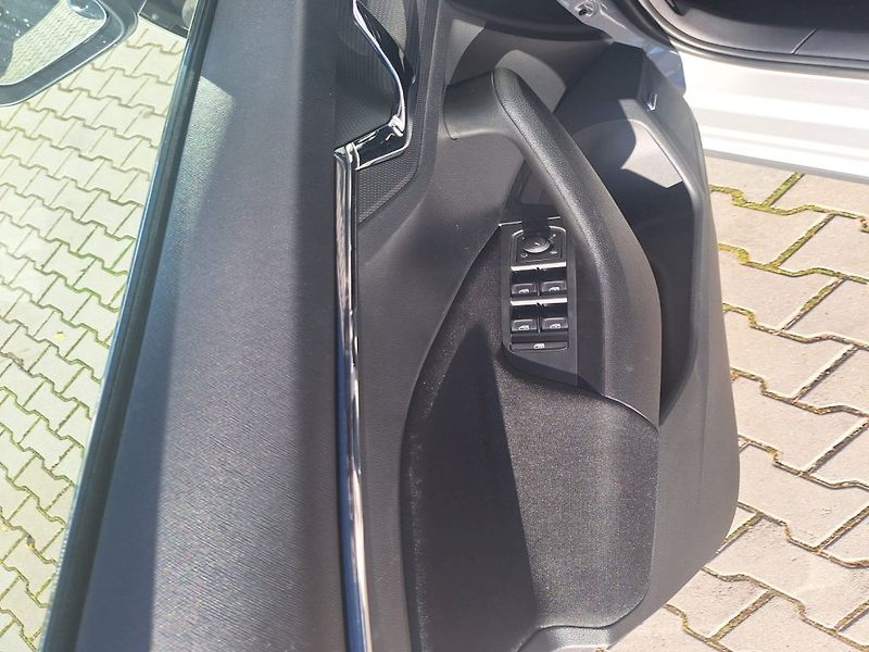 Škoda Kamiq (2021) 1.0 TSI / 81 kW / 7DSG / STYLE - fotka 17 z 35