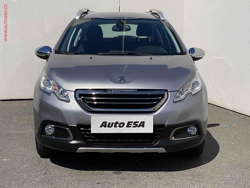 Peugeot 2008 (2016) 1.2PT, Allure, AT, navi - fotka 2 z 15