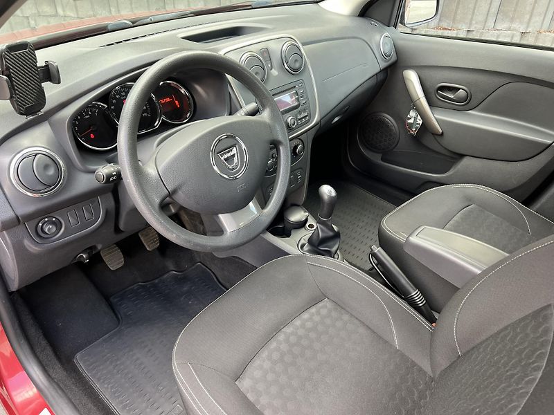 Dacia Logan 1.2 16v 55 kW 1. MAJITEL 2014 - fotka 9 z 14