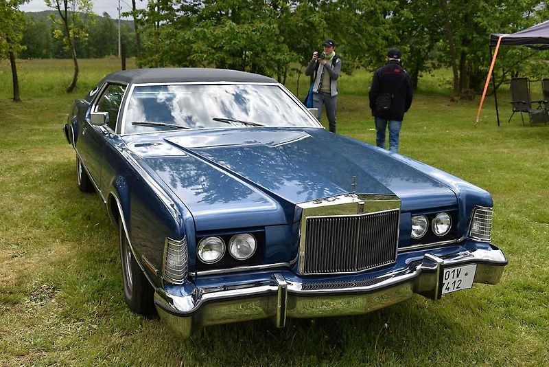 Ve Varnsdorfu se potkali majitelé několika desítek automobilových veteránů.