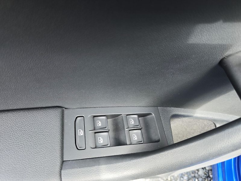 Škoda Octavia 2,0TSI 140KW DSG FULL LED NAVI - fotka 14 z 30