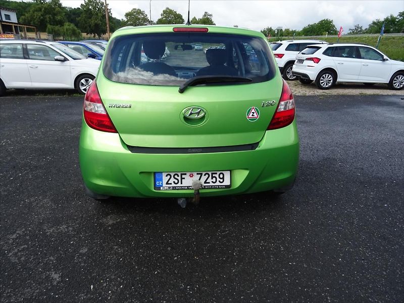 Hyundai i20 1,3 57 kW - fotka 8 z 29