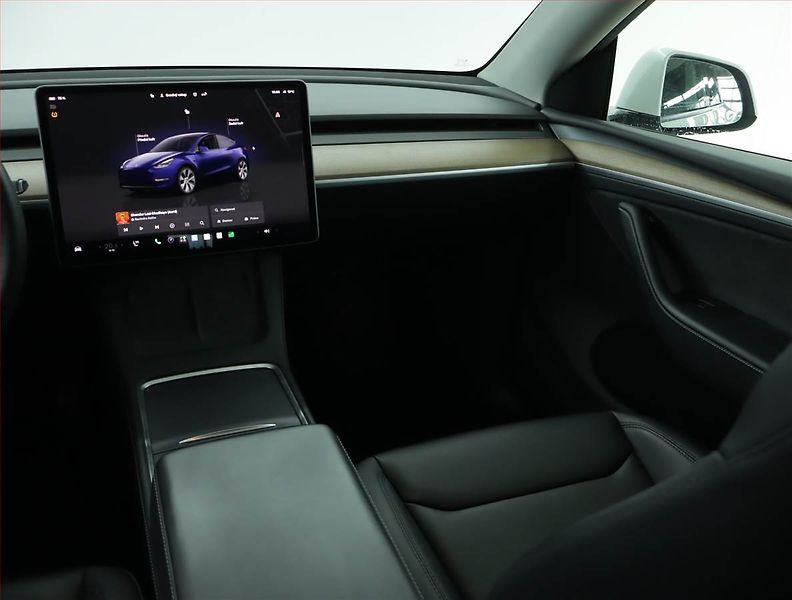Tesla Model Y (2022) Long Range AWD 79kWh, SoH 88% - fotka 8 z 21