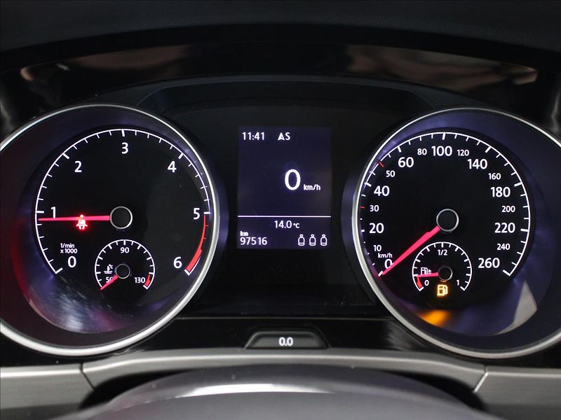 Volkswagen Touran 2,0 TDI 110KW LED 1.majitel - fotka 22 z 30