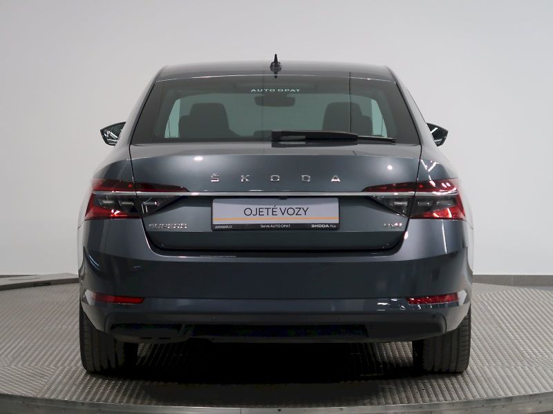 Škoda Superb (2019) STYLE 2.0TDI 140KW DSG 4x4 MAT - fotka 9 z 34