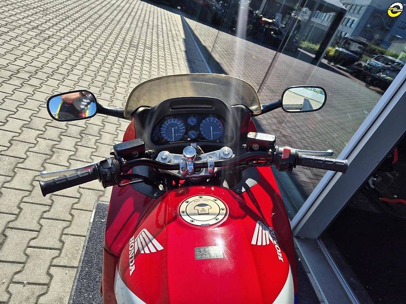 Honda CBR 1000 F (1996) - fotka 18 z 18