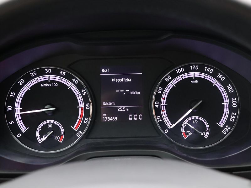 Škoda Karoq 1,6 TDI 85kW Ambition CZ DPH - fotka 17 z 29