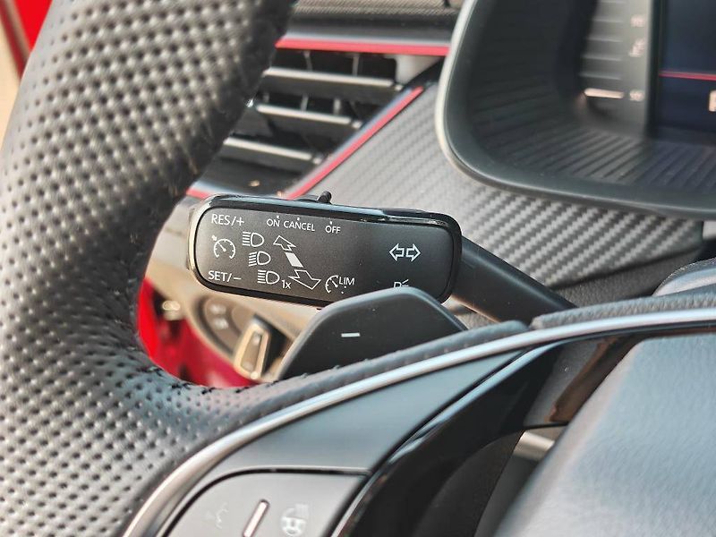 Škoda Kamiq Monte Carlo 7DSG  1,5TSI - fotka 13 z 22