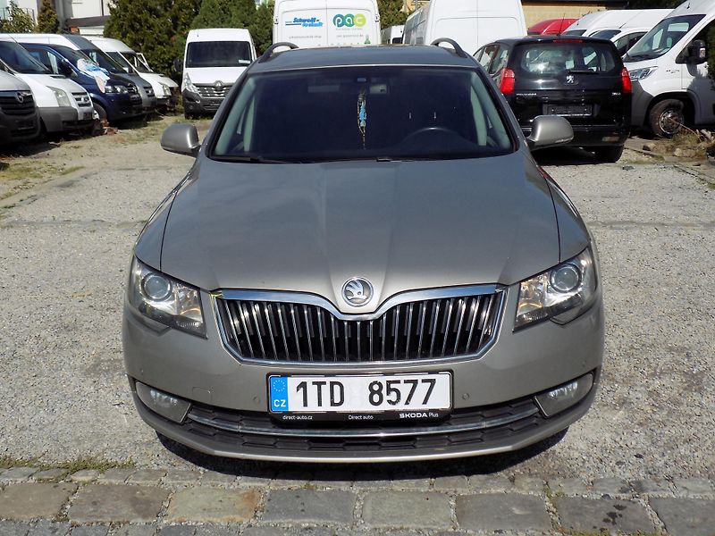 Škoda Superb 1,6 TDI 77 KW NAVI, TEMP - fotka 3 z 34