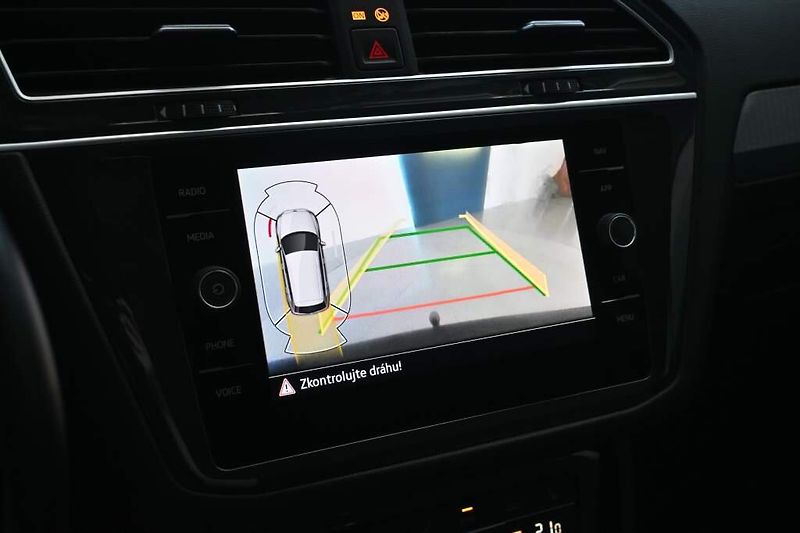 Volkswagen Tiguan (2023) 2.0 LIFE DSG LED ACC Tažné TDI - fotka 20 z 35
