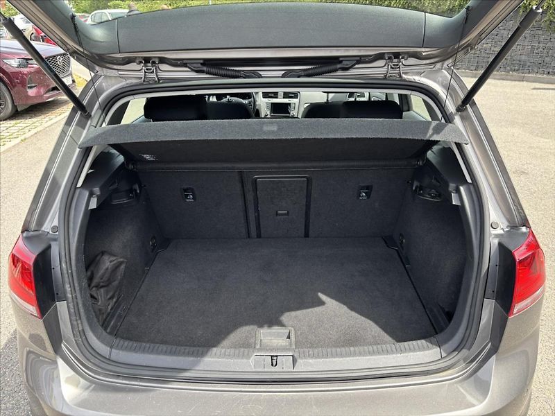 Volkswagen Golf 1,4 TSi AT Highline NAVI KAMER - fotka 14 z 47