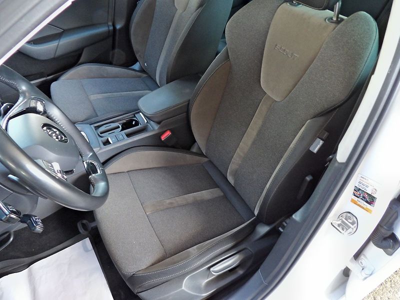 Škoda Octavia 2.0TDI Scout DSG 4x4 ČR DPH - fotka 17 z 32