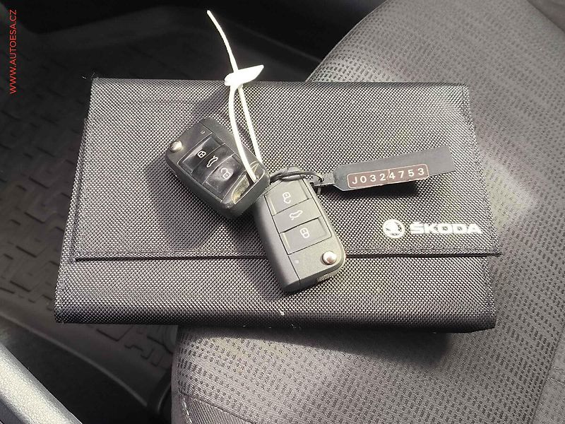 Škoda Octavia (2018) 1.4TSi, 2.maj,ČR, Xenon, navi - fotka 22 z 22
