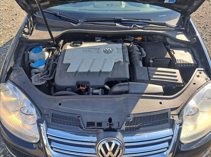 Volkswagen Golf 2,0   TDi 1MAJ*Tažné*Rozvody - fotka 29 z 34