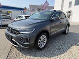 Volkswagen T-Roc 1,5 TSi/110kW LIFE - DSG,TZ,.. - náhled 2