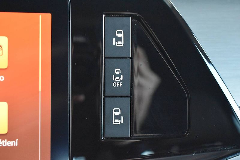 Volkswagen Multivan (2022) 1.4TSI 110kW Hybrid - fotka 27 z 30