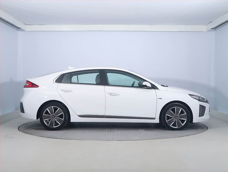 Hyundai Ioniq (2018) Hybrid, Automat, Serv.kniha - fotka 6 z 21
