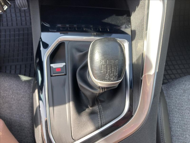 Peugeot 5008 1,5 ALLURE  BlueHDi 130 S&S MA - fotka 25 z 25