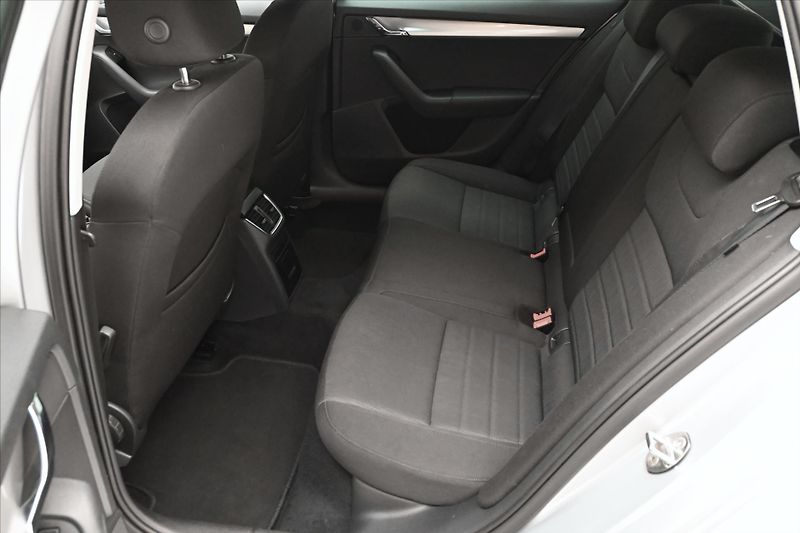 Škoda Octavia 1,6 TDI 81kW tažné nová STK - fotka 14 z 30