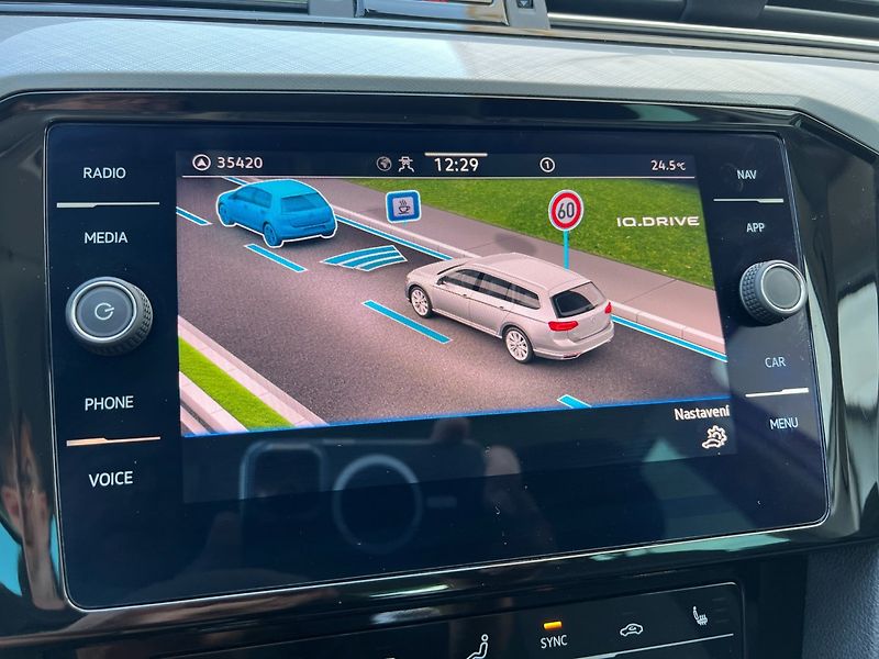 Volkswagen Passat (2022) 2.0TDI 110KW  Business! LED! - fotka 31 z 36