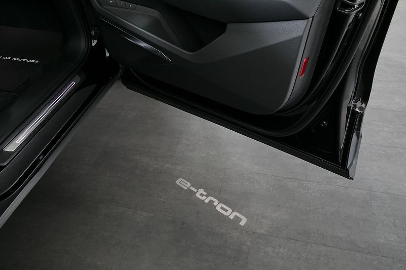 Audi e-tron 55 300kW Tažné HUD NightVision - fotka 20 z 50