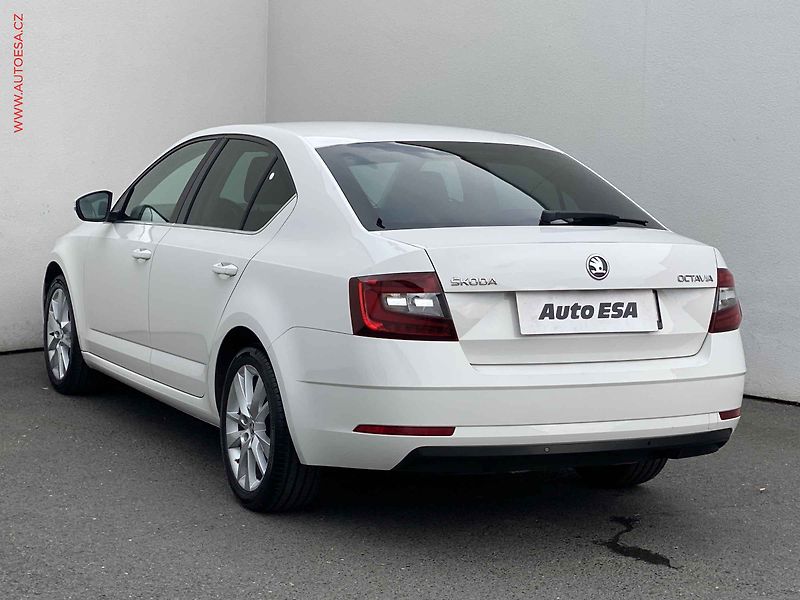 Škoda Octavia (2018) 1.6 TDi, ČR, Style, LED - fotka 6 z 18