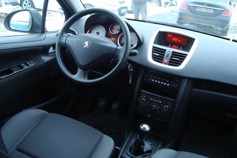 Peugeot 207 (2010) 1.4i, Zakoup.v ČR, Naj.70 Tis. - fotka 33 z 52