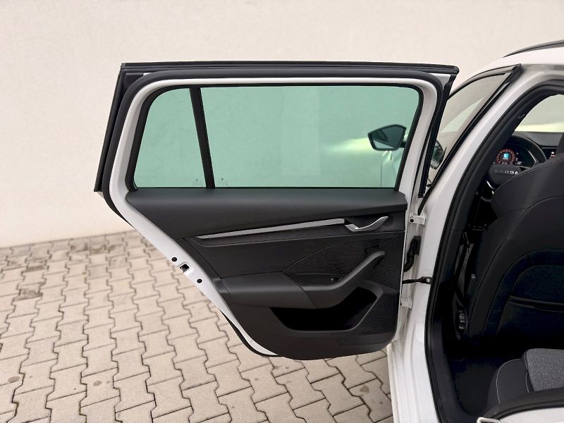 Škoda Octavia (2025) OCT.COMBI SPORTLINE 1,5 TSI M- - fotka 18 z 34