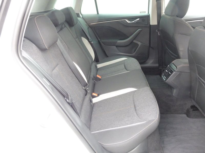 Škoda Kamiq (2025) Top Selection 1,0 TSI 85kW DSG - fotka 23 z 30